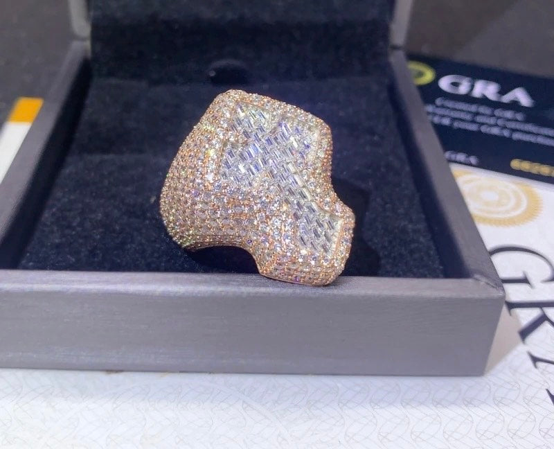 VVS BAGUETTE CROSS RING