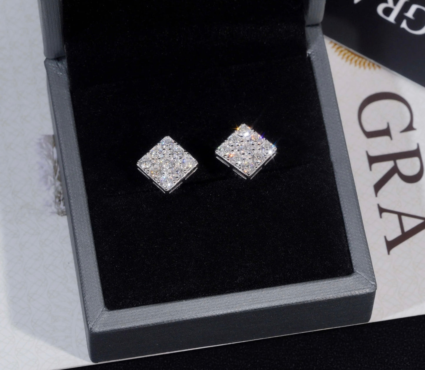 VVS SQUARE STUD EARRINGS