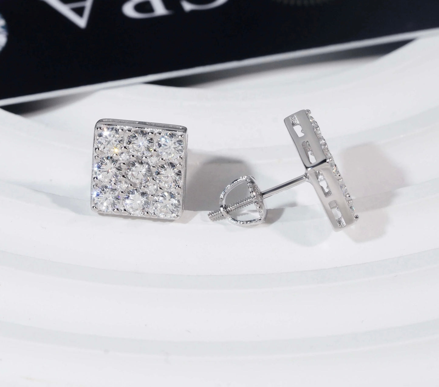 VVS SQUARE STUD EARRINGS